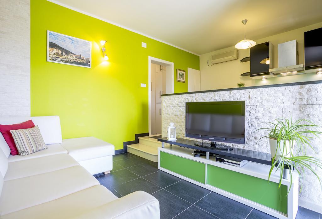 Apartments Biserka Бол Стая снимка