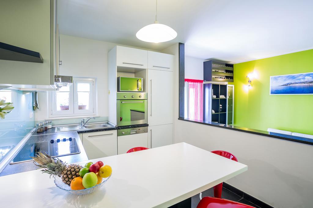 Apartments Biserka Бол Стая снимка