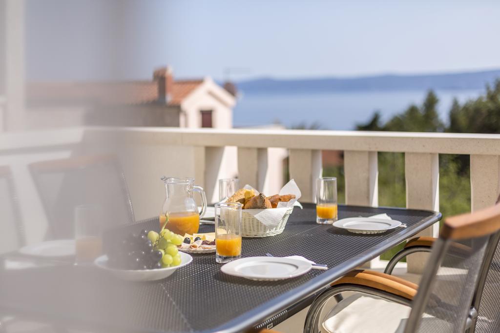 Apartments Biserka Бол Екстериор снимка