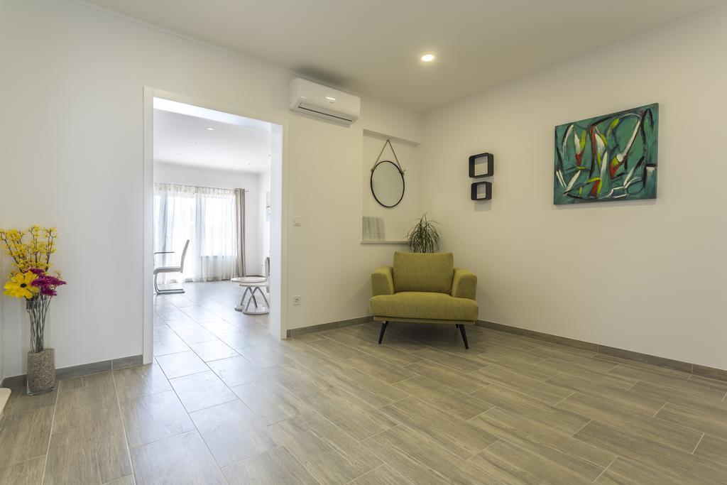 Apartments Biserka Бол Екстериор снимка